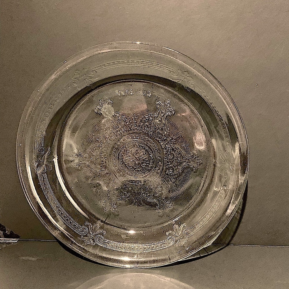 VINTAGE Fire King Clear Glass Pie Dish With Victorian Prints 8" X1 1/4" Bakeware